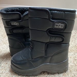 Kids winter boots